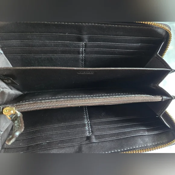 Coach Brown and Tan Women's Wallet ZERO Callouts - Picture 7 of 10
